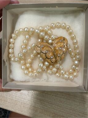 Vintage Avon Cultured Pearl Necklace with Gold Butterfly Clasp